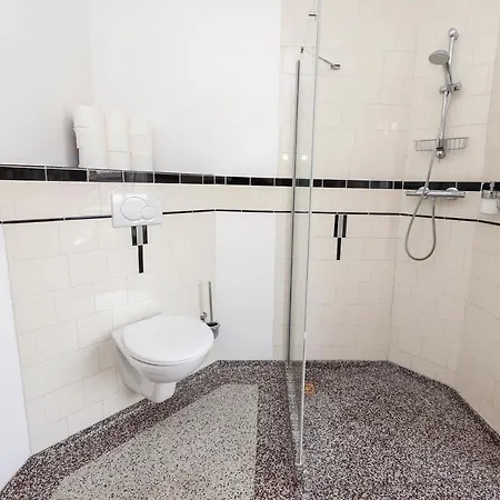 City-apartment Hele Verdieping Voor Jezelf Midden In Het Centrum דירה אפלדורן